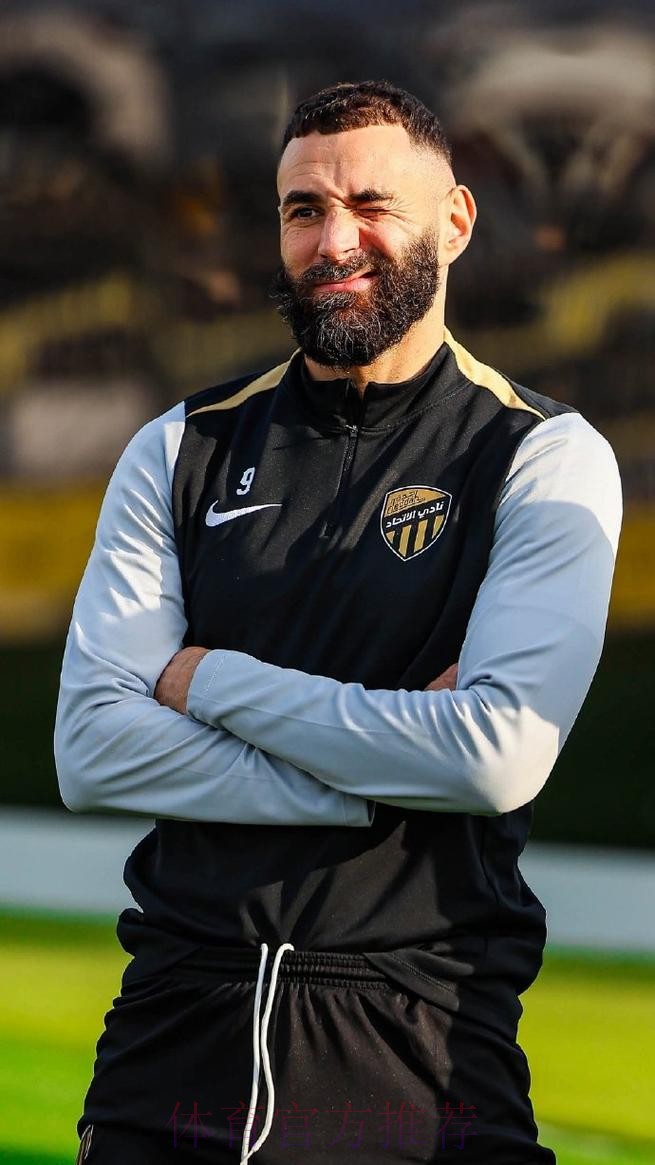 记者:本泽马仍然单独训练 门迪已参加球队合练 记者:本泽马仍然单独训练 门迪已参加球队合练